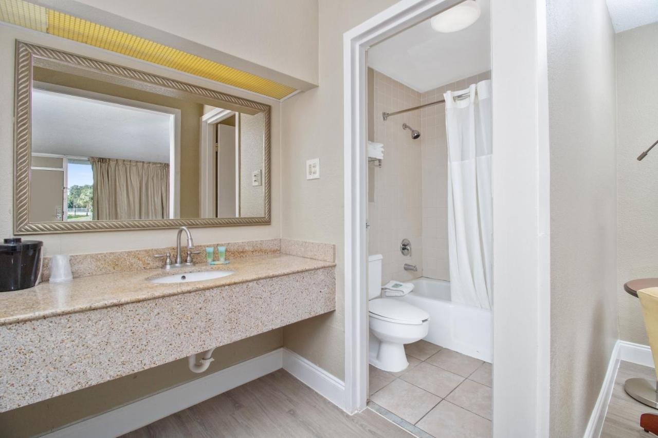Stayable Lakeland Hotel
